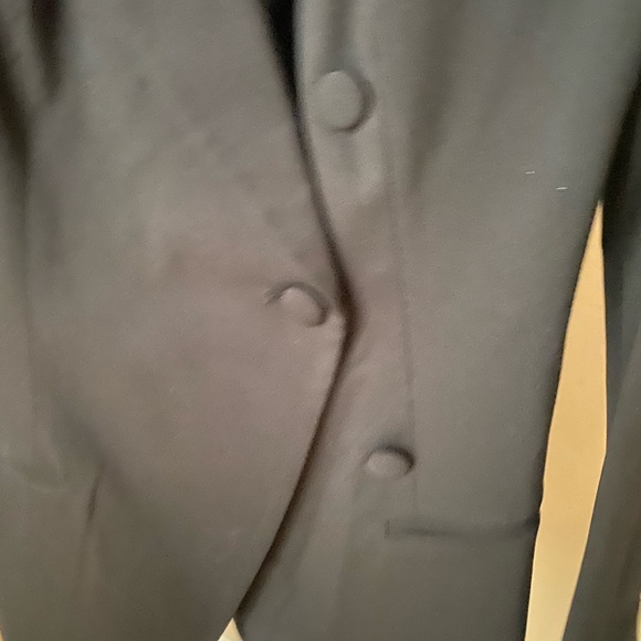 Classic Black Double-Breasted Blazer with Notched Lapel - Picture 2 of 5